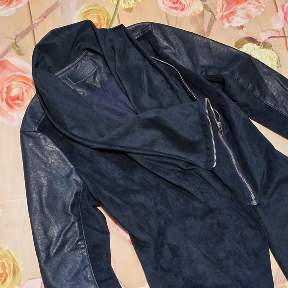 Blank NYC navy jacket - Picture 5 of 9